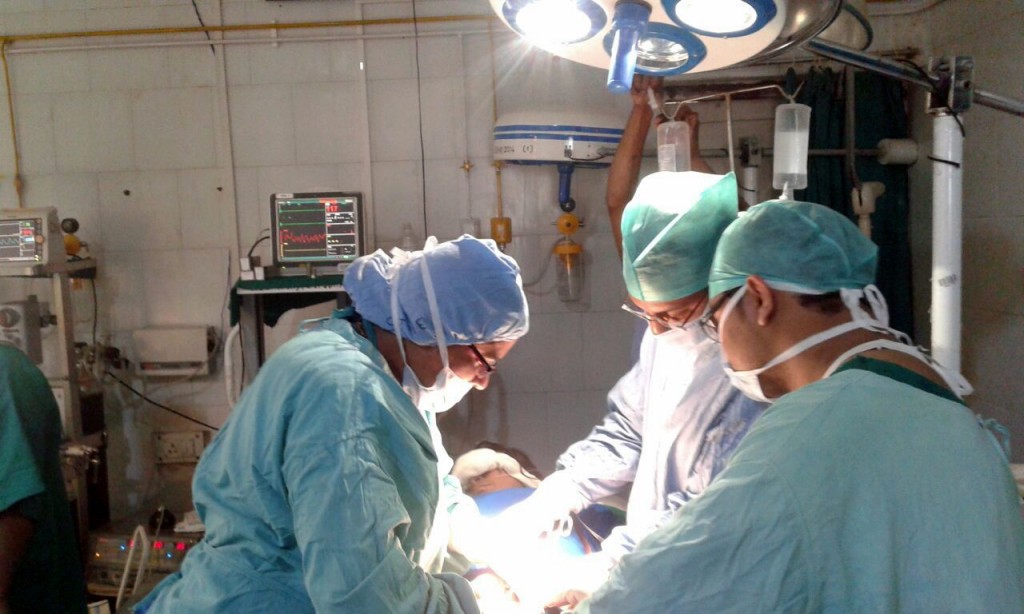 sudhir tomey operating surgery